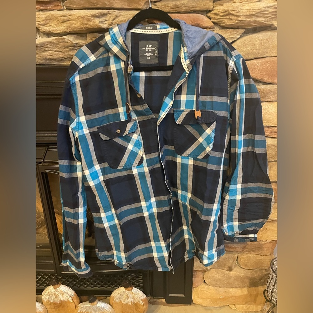 H&M Men’s  plaid hooded shirt